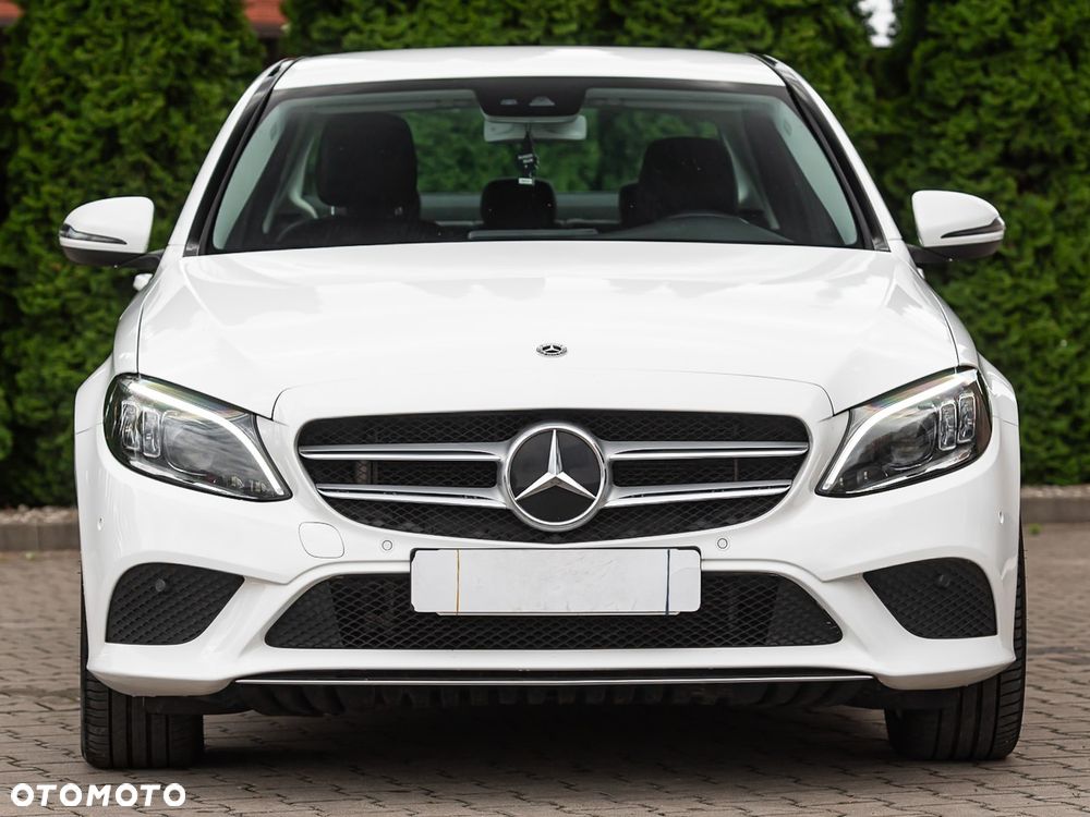 Mercedes-Benz Klasa C 300 e 4Matic 9G-TRONIC Edition Avantgarde - 11