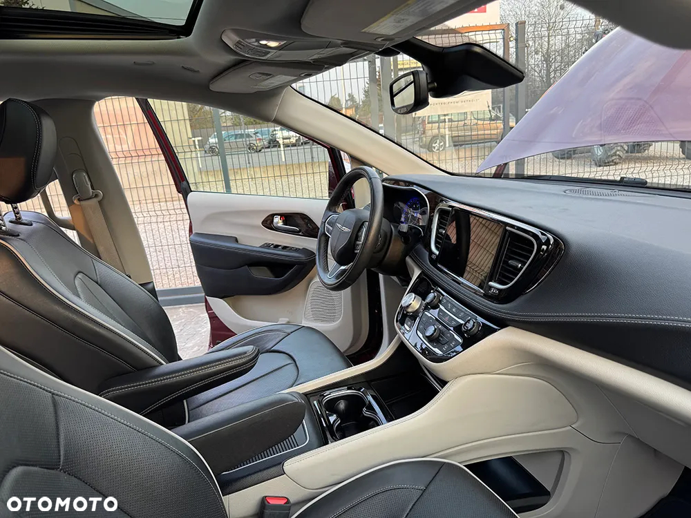 Chrysler Pacifica - 10