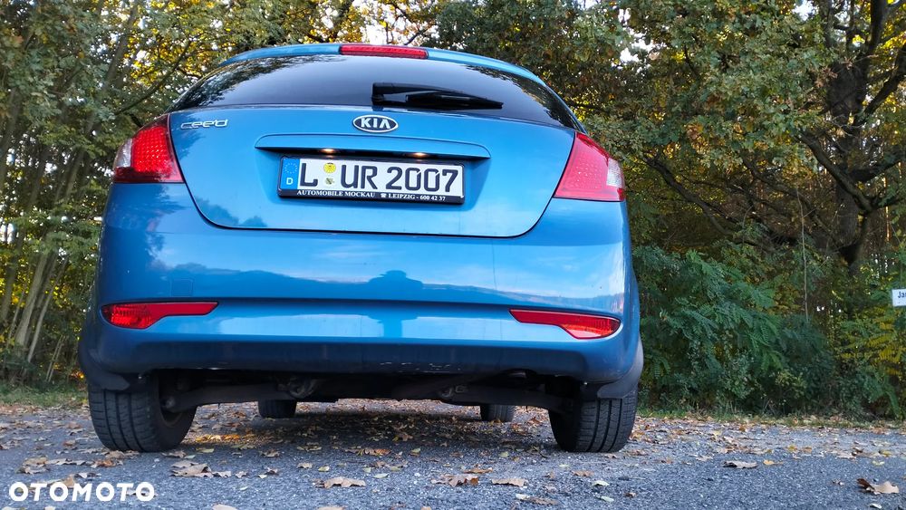 Kia Ceed - 31