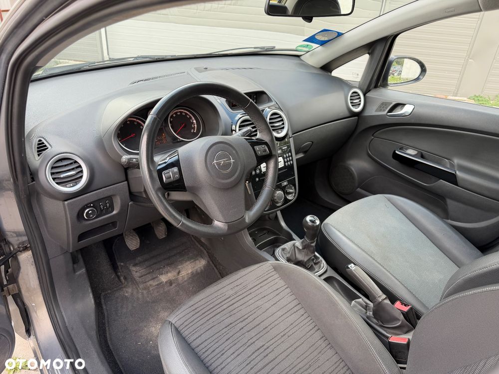 Opel Corsa 1.4 16V Edition - 10