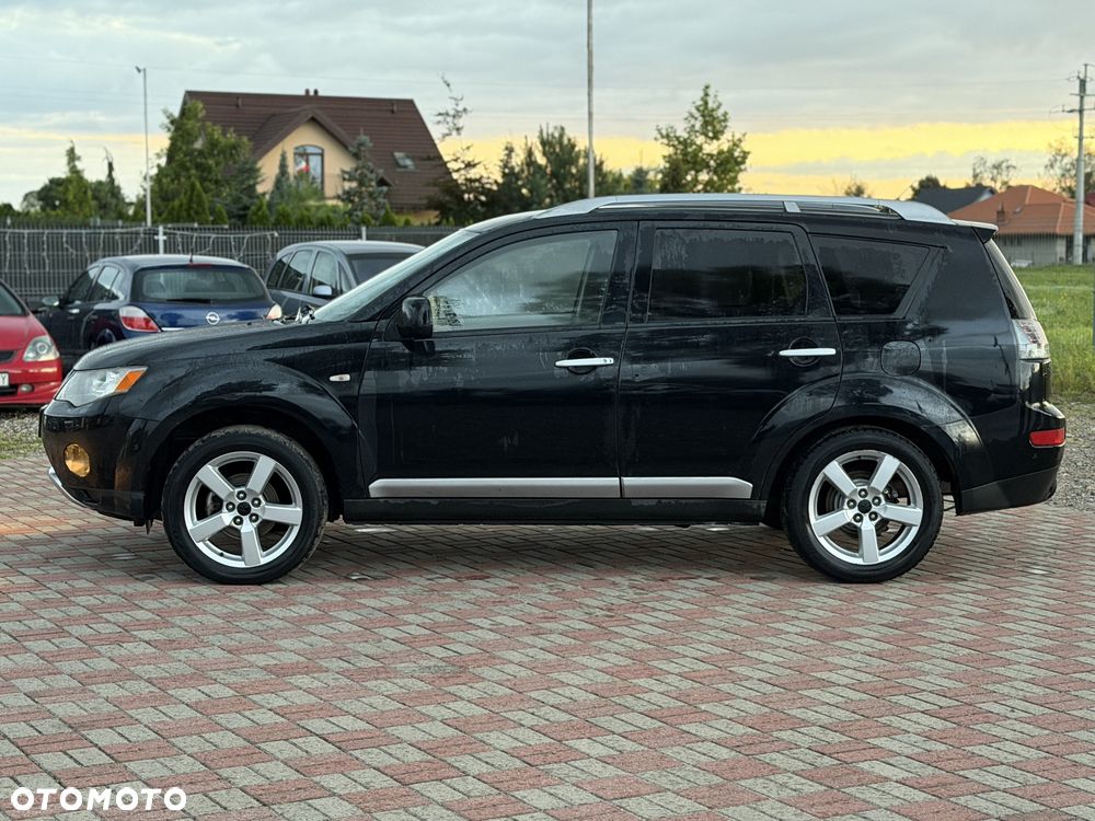 Mitsubishi Outlander - 3