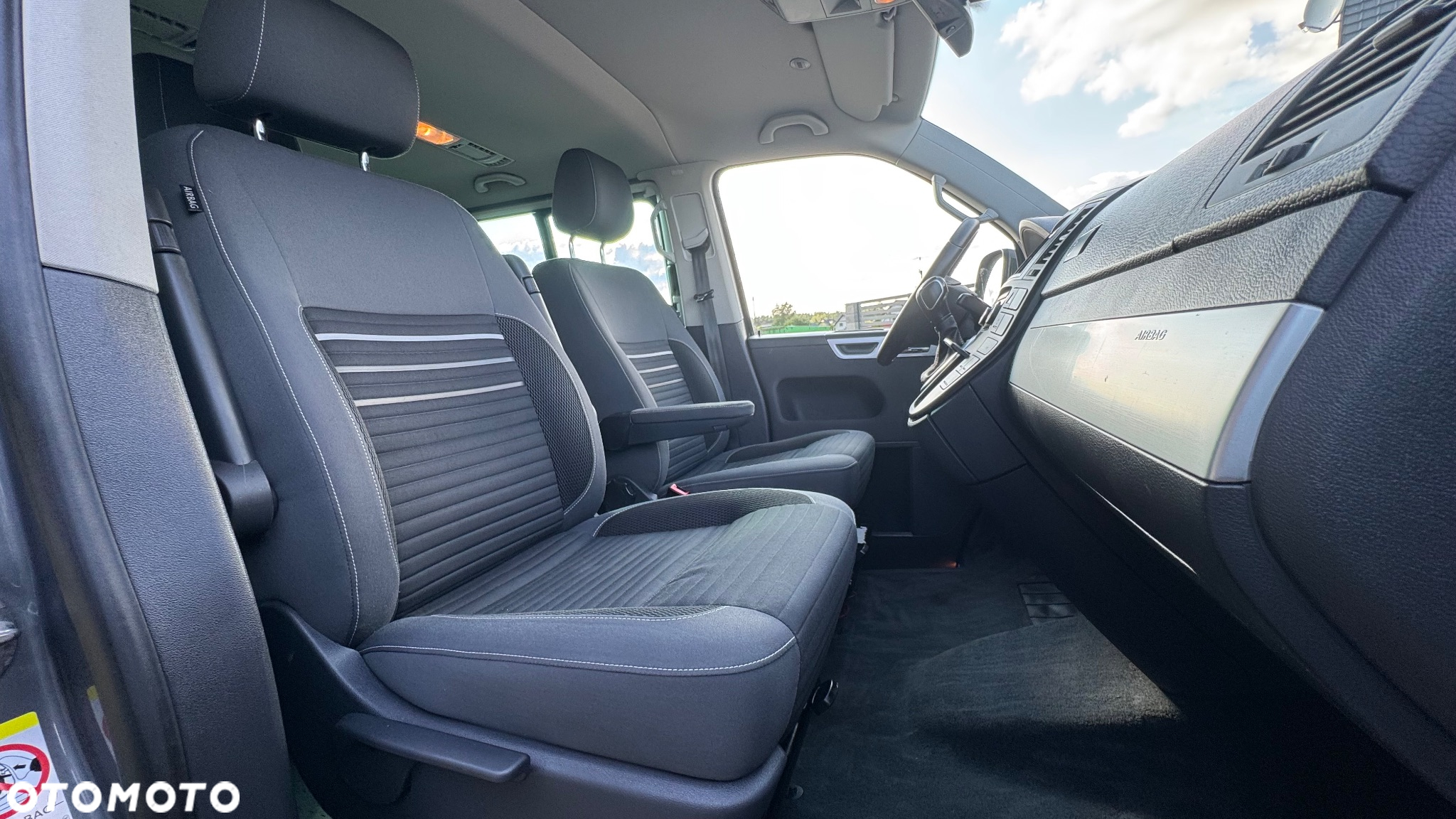Volkswagen Multivan - 18