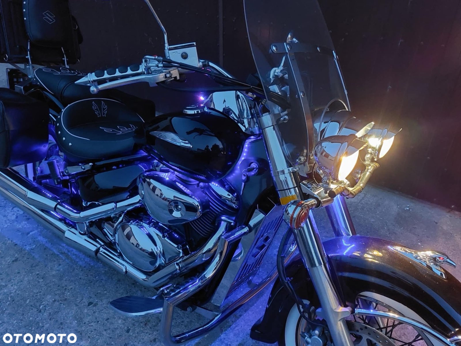 Suzuki Intruder - 3