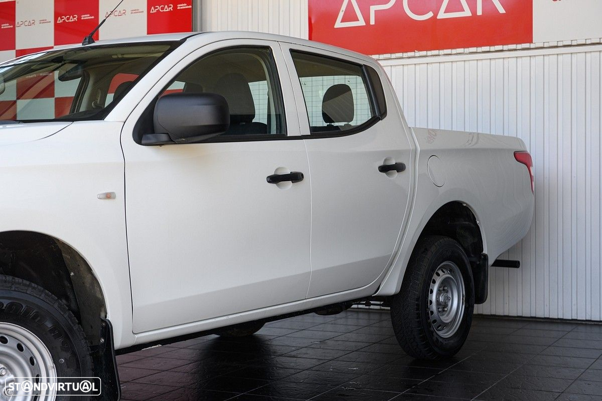 Mitsubishi L200 2.4 DI-D CD Invite 4WD - 13