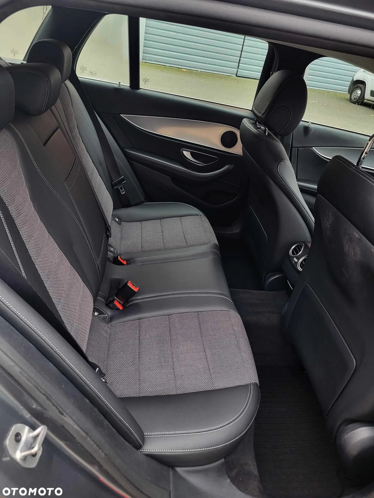 Mercedes-Benz Klasa E 300 de 9G-TRONIC - 9