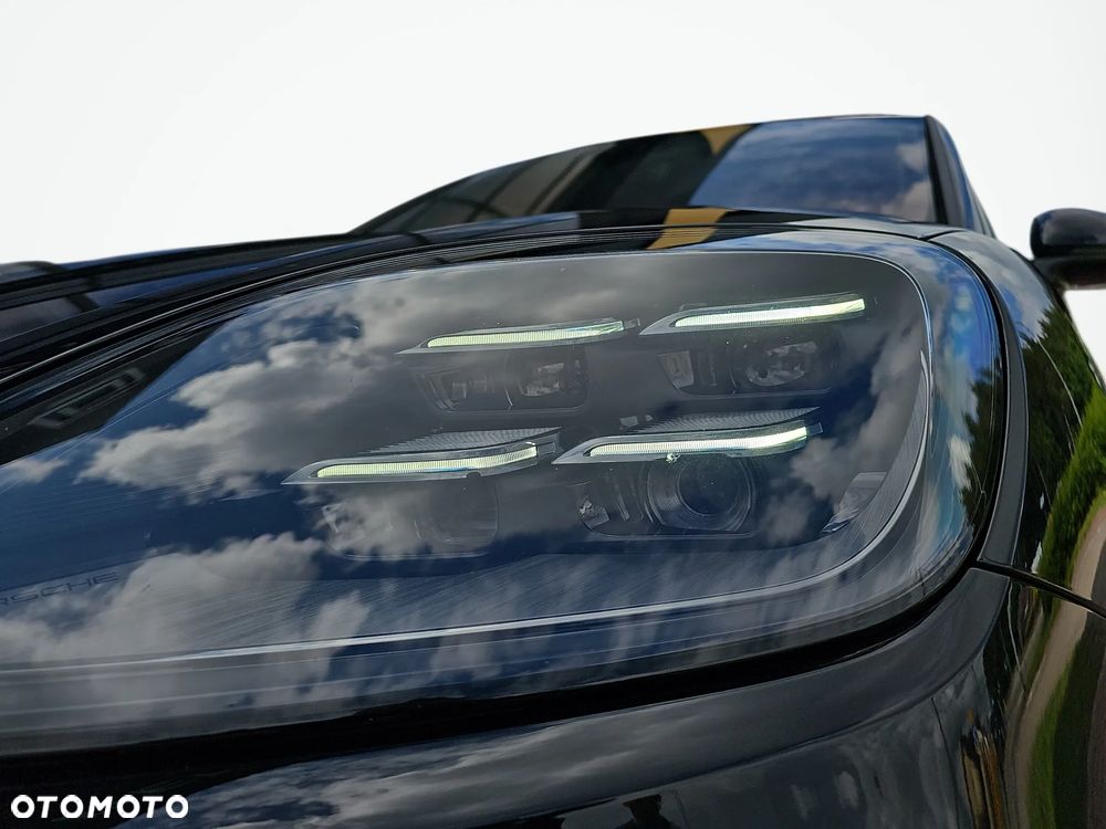 Porsche Cayenne Standard - 35