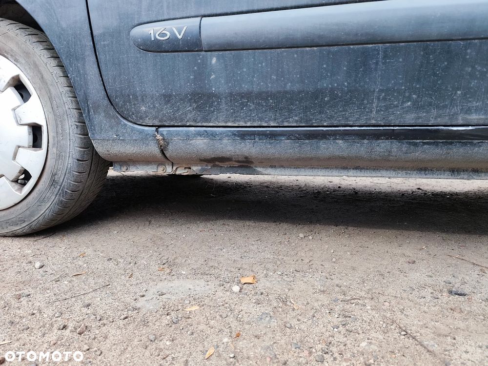 Renault Clio 1.2 16V Dynamique - 10