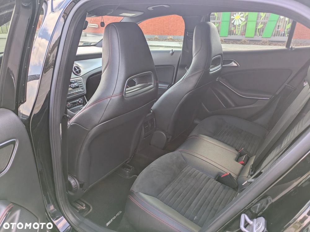 Mercedes-Benz GLA 200 7G-DCT AMG Line - 14