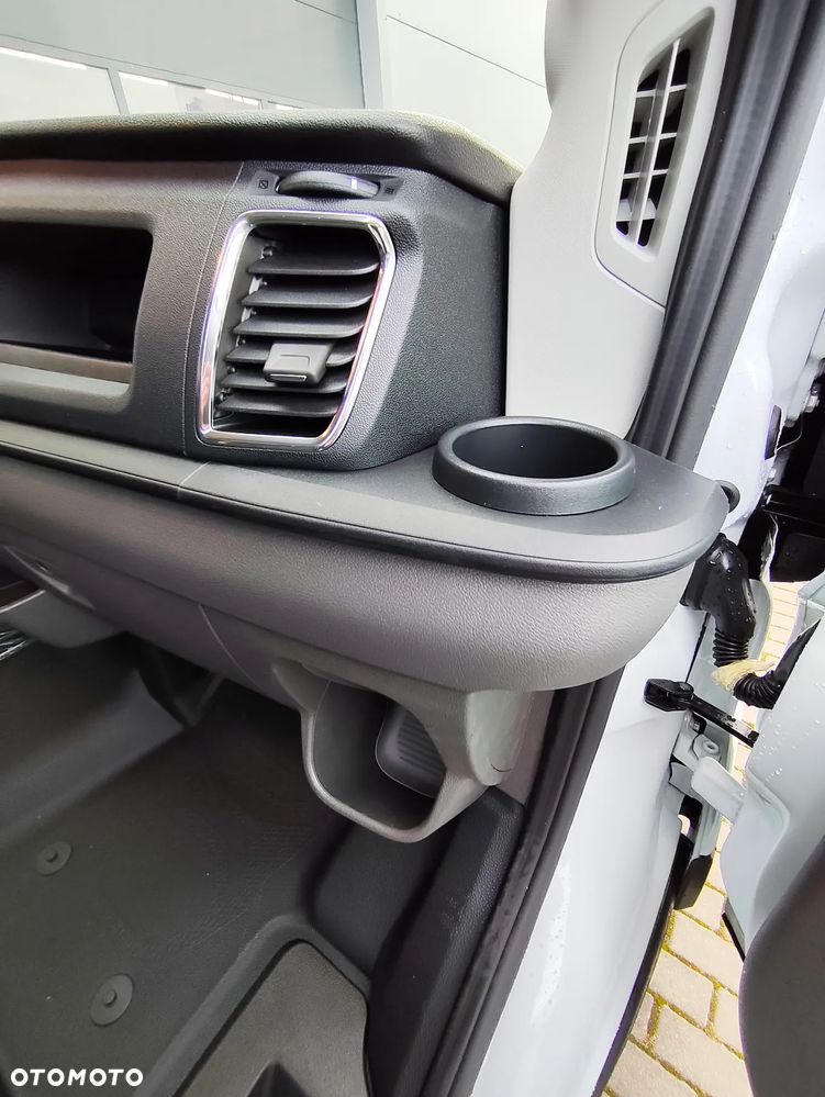 Ford Transit - 11