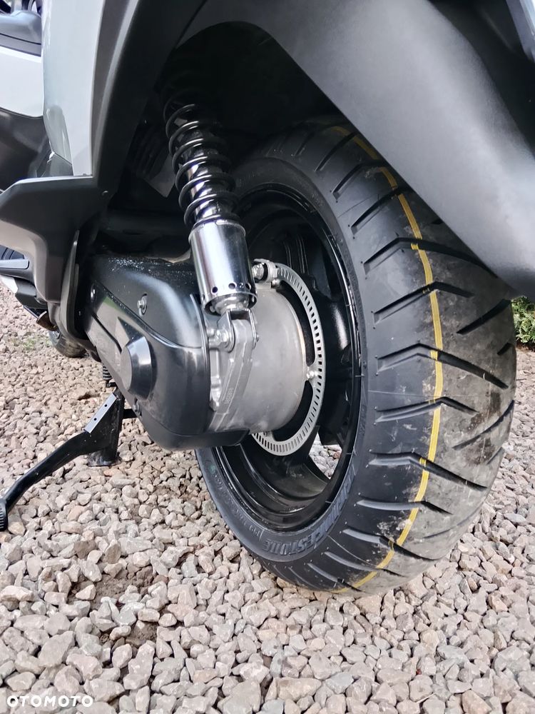 Suzuki Burgman - 13