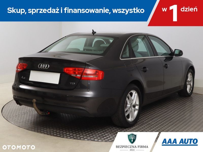 Audi A4 Limousine - 7