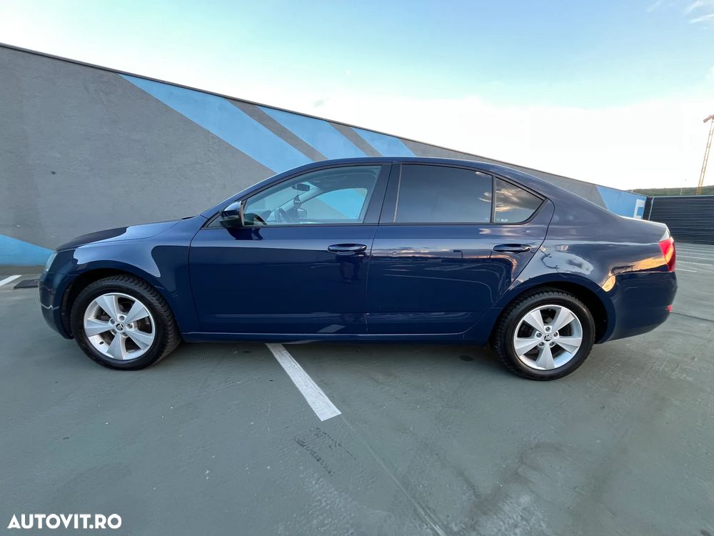 Skoda Octavia 1.6 TDI DSG Style - 5