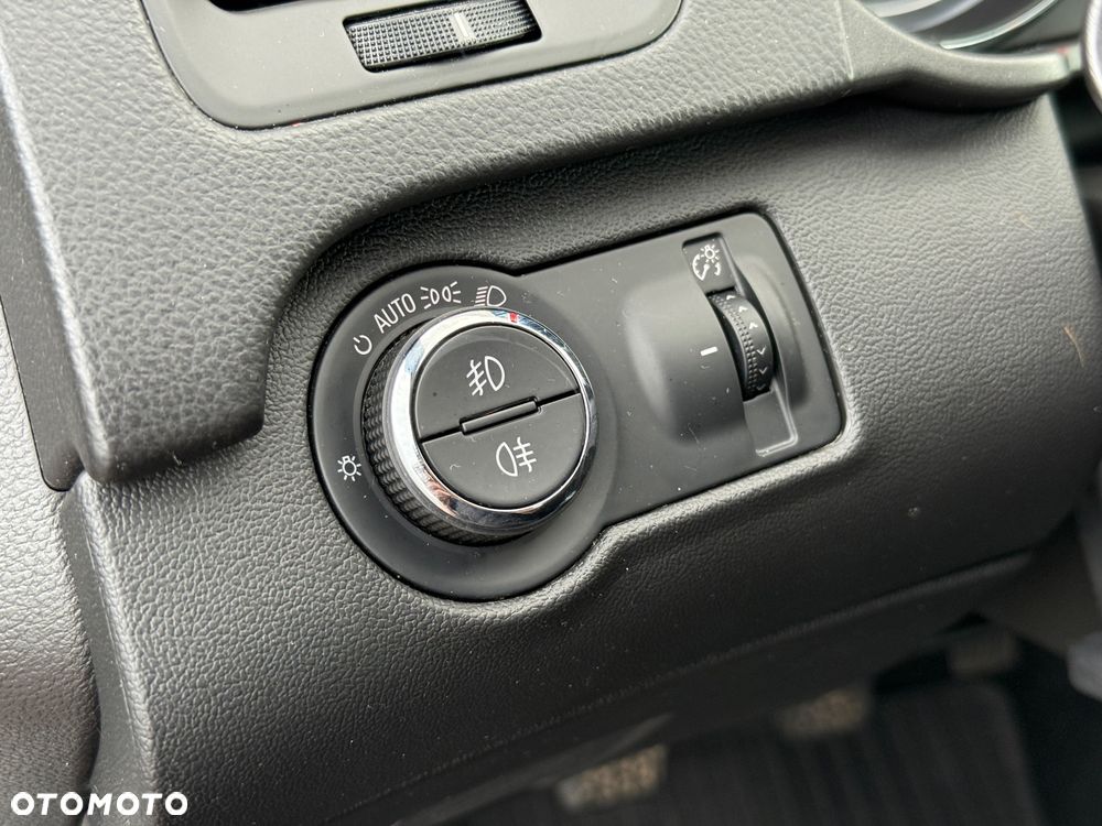 Opel Insignia 2.0 CDTI Sports Tourer Design Edition - 15