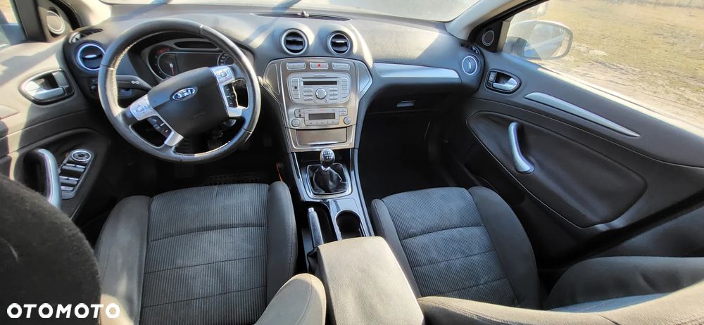 Ford Mondeo 2.0 TDCi Black Magic - 4