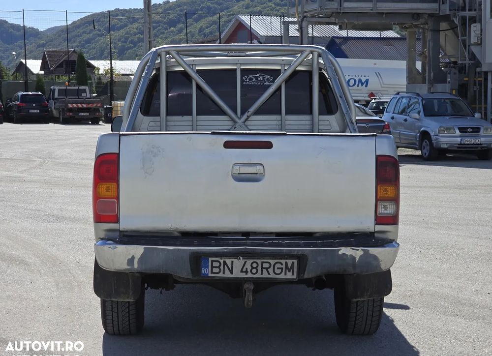 Toyota Hilux 4x4 Double Cab - 12
