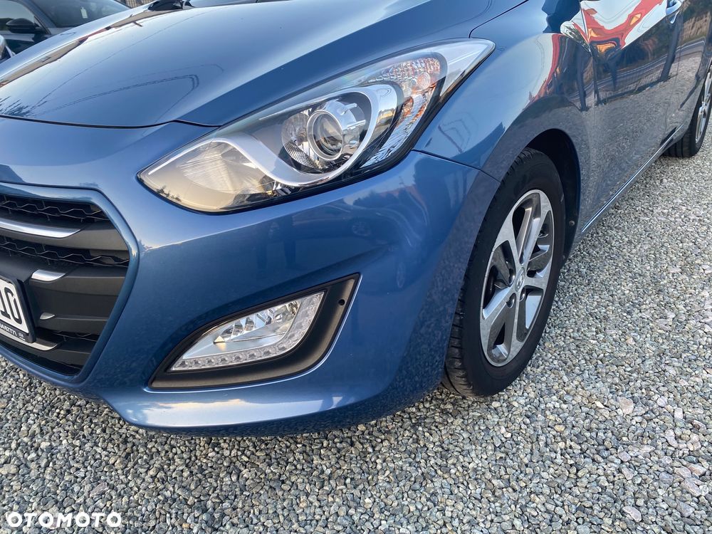 Hyundai i30 blue Kombi 1.4 YES Gold - 9