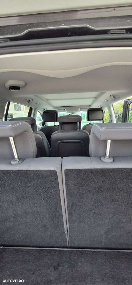 Volkswagen Touran 2.0 TDI DPF DSG MATCH - 11