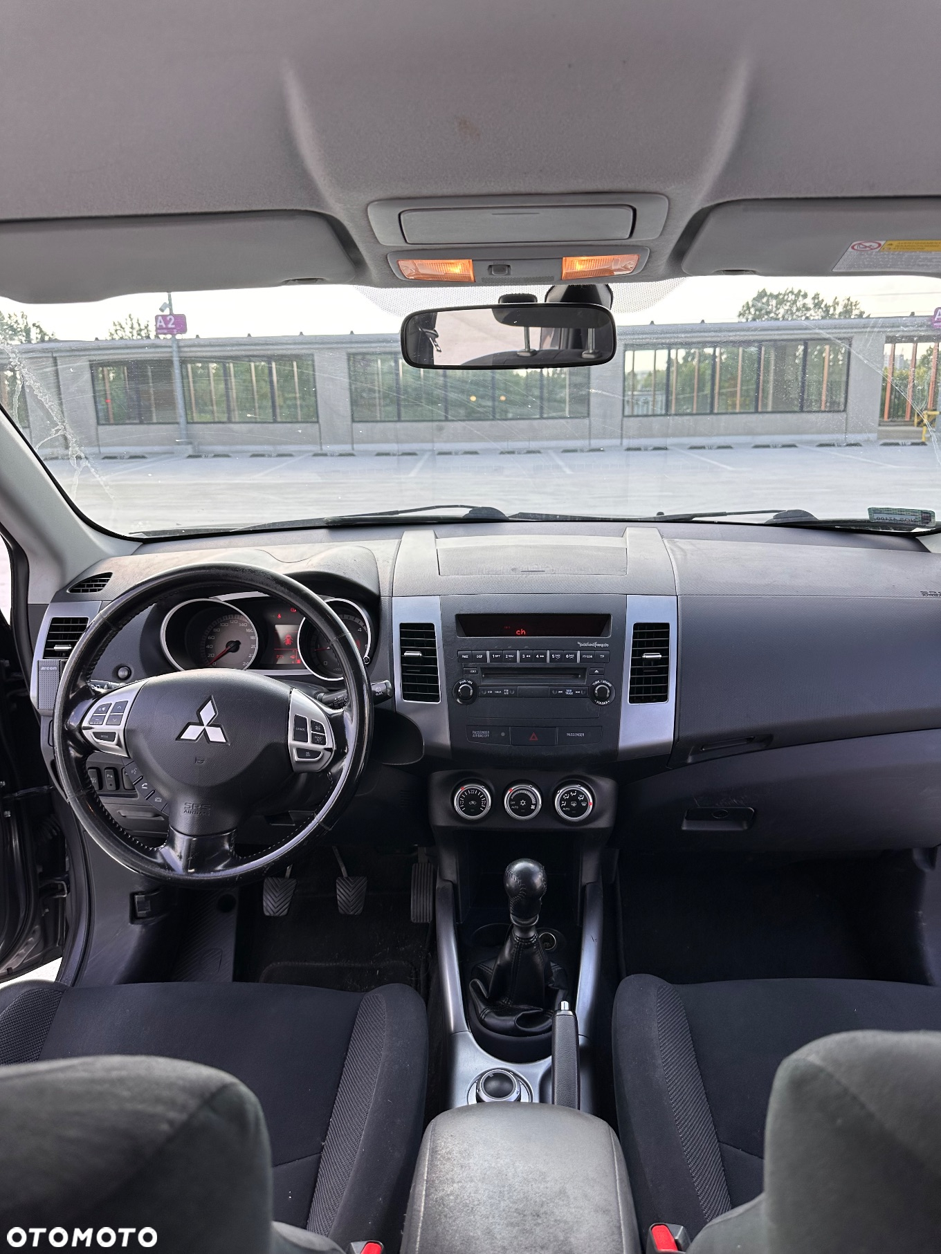 Mitsubishi Outlander - 14