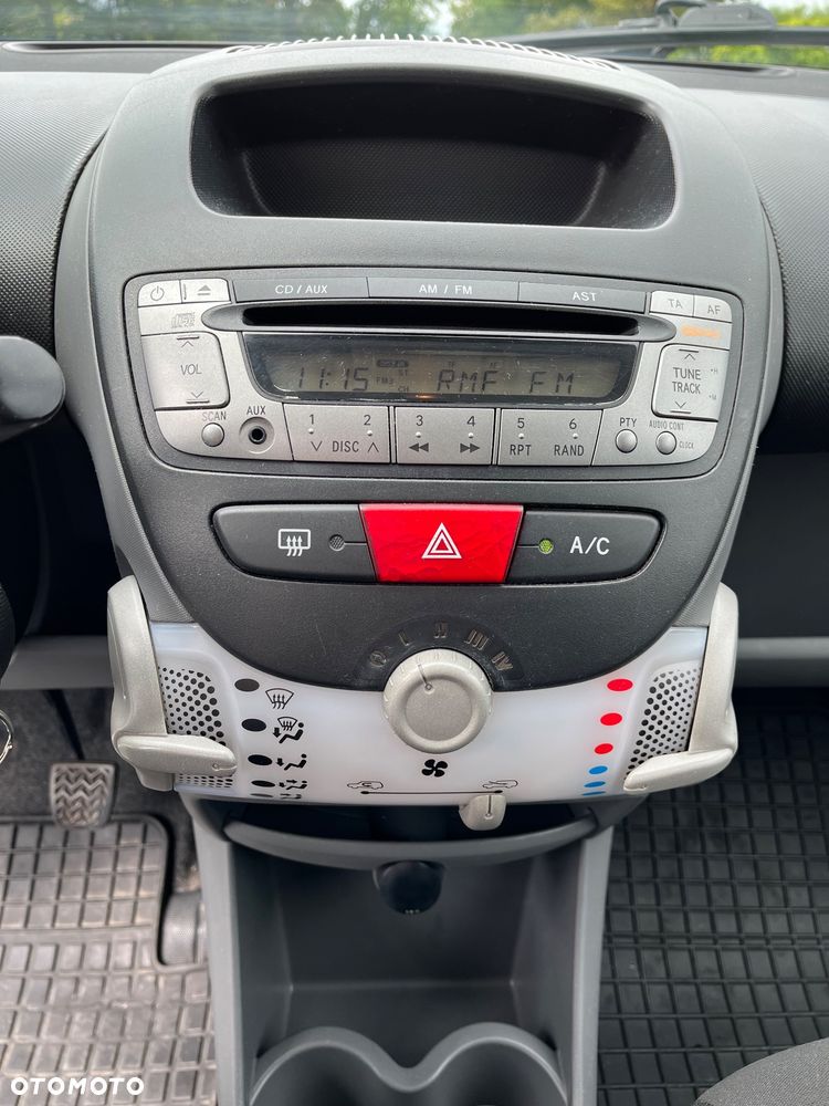 Peugeot 107 1.0 Urban Move Euro5 - 13