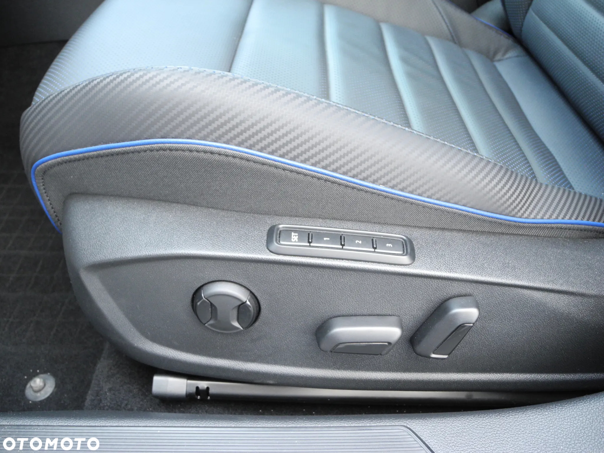 Volkswagen Golf - 20