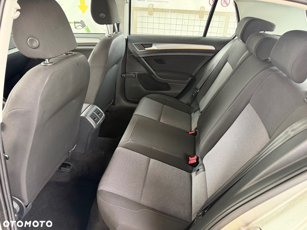 Volkswagen Golf 1.2 TSI BMT Trendline - 28