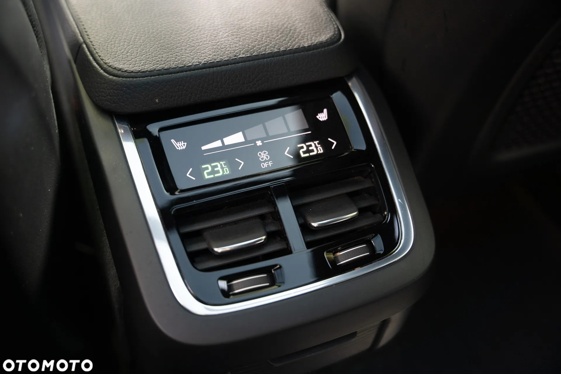 Volvo XC 90 D5 AWD Momentum 7os - 17