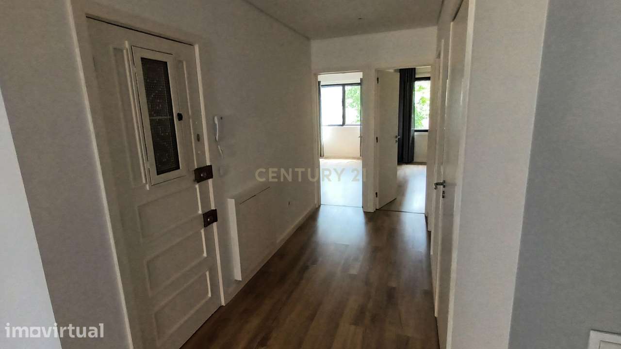 ARRENDA SE APARTAMENTO T2 – Faria Guimarães / Marquês, Porto - Grande imagem: 3/18