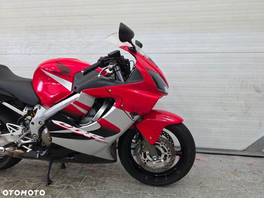 Honda CBR - 9