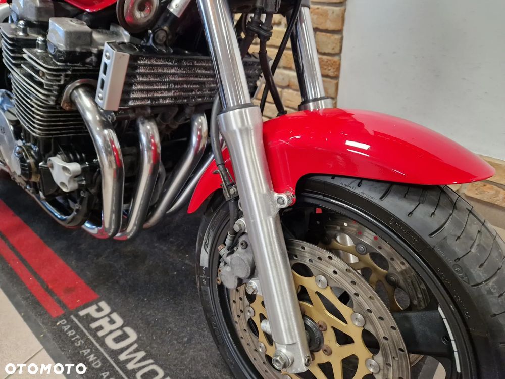 Yamaha XJR - 37