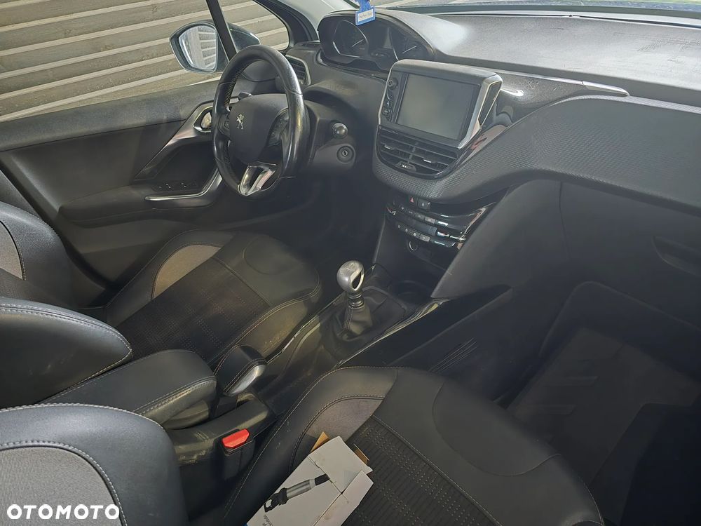 Peugeot 2008 1.2 PureTech Allure S&S - 8