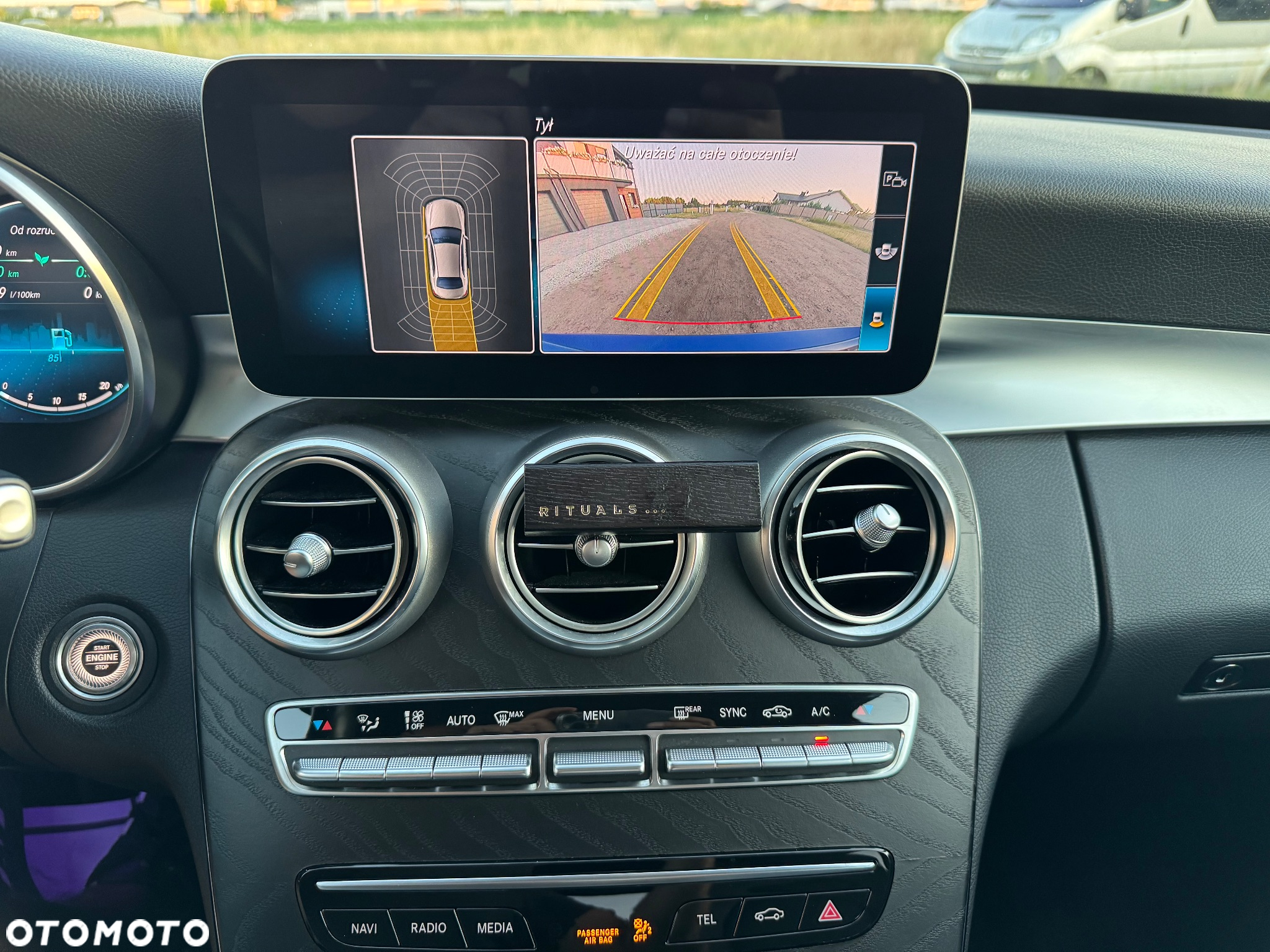 Mercedes-Benz Klasa C 200 T 9G-TRONIC AMG Line - 31
