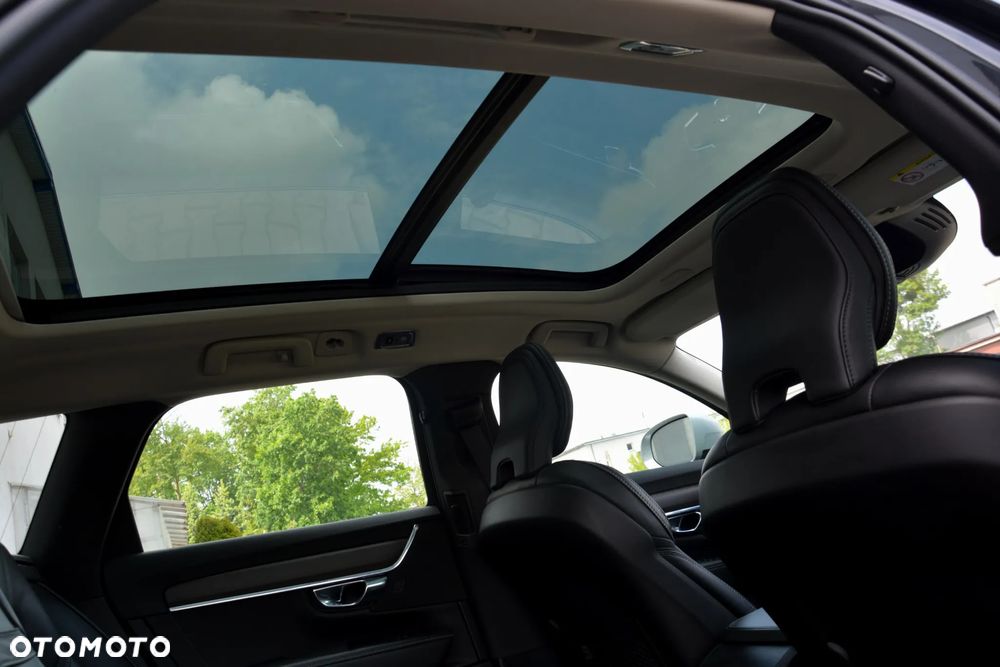 Volvo V90 Cross Country D4 AWD Geartronic Pro - 24