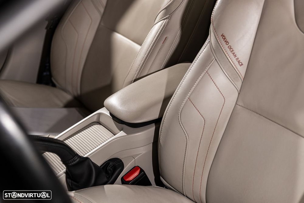 Volvo V40 Cross Country 2.0 D2 - 23
