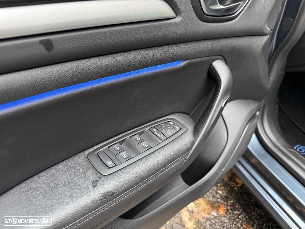 Renault Mégane TCe 140 GPF EDC TECHNO - 19