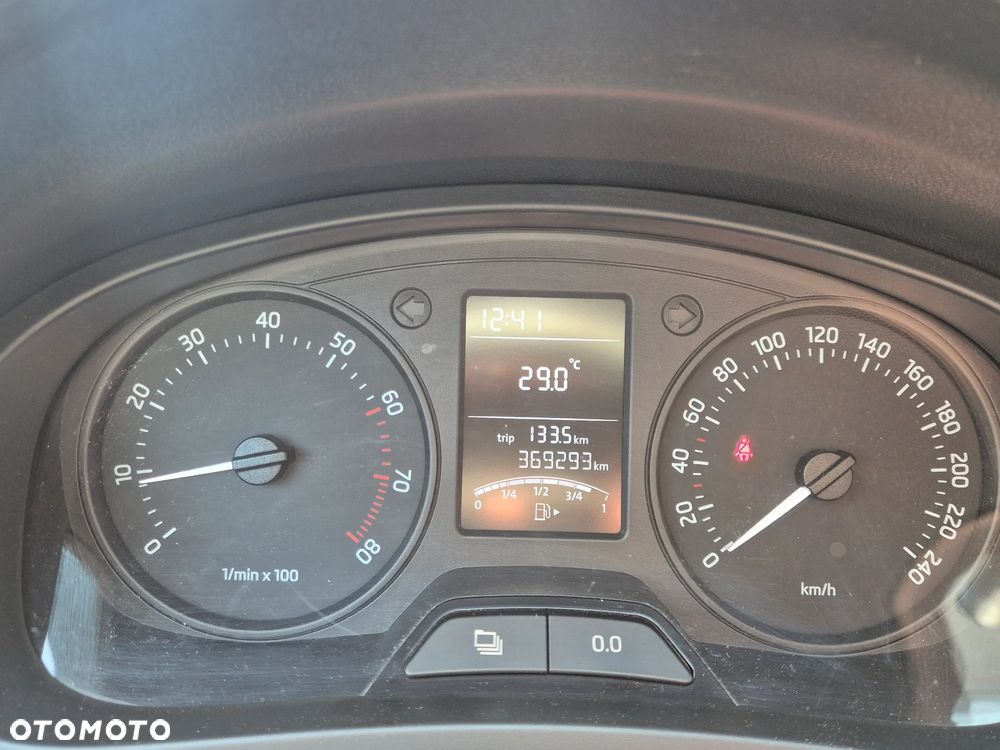 Skoda RAPID 1.2 Active Max - 8