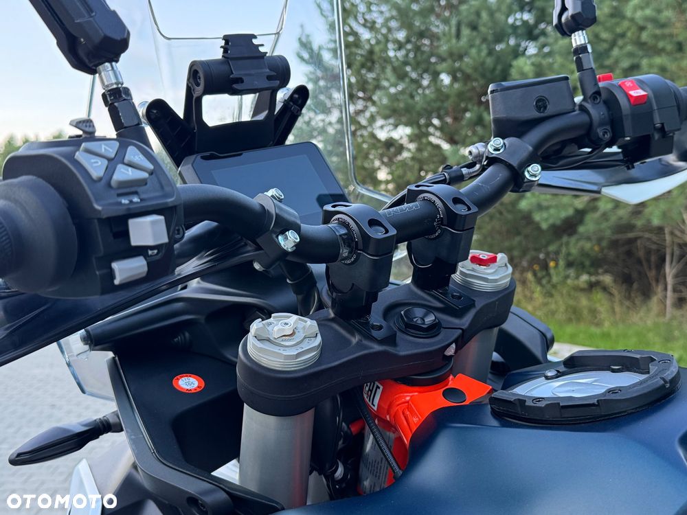 KTM Adventure 890 - 17