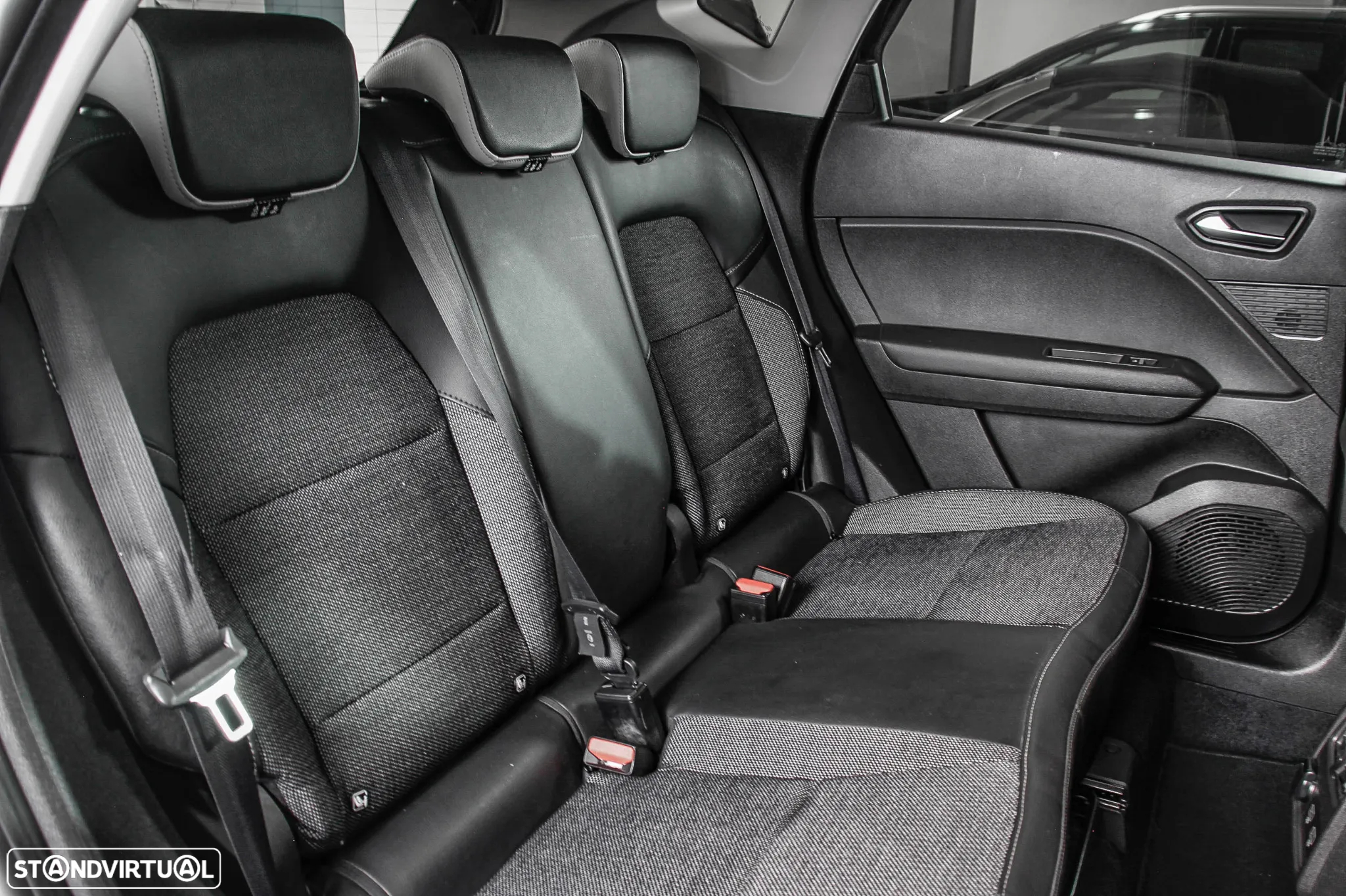 Renault Captur 1.0 TCe Techno Bi-Fuel - 17