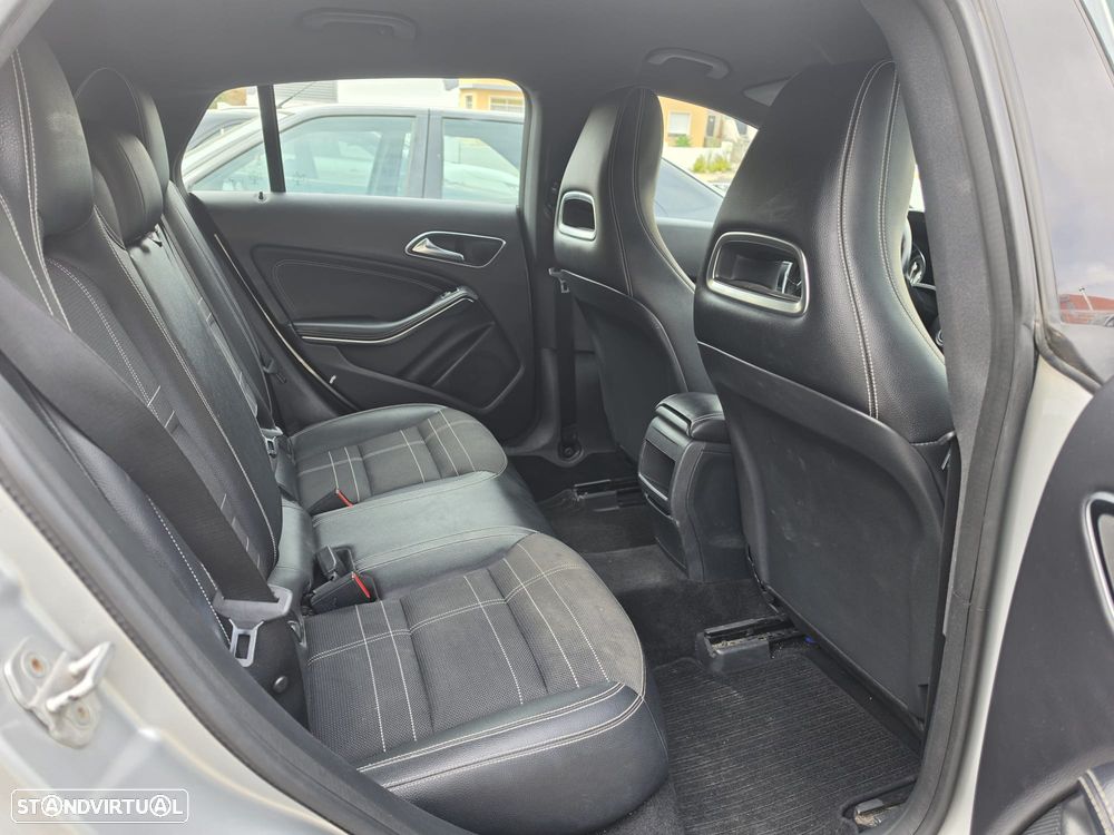 Mercedes-Benz CLA 180 d Shooting Brake - 13