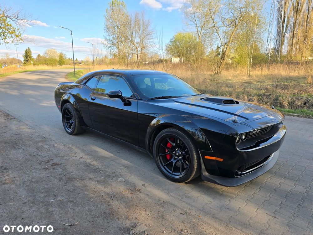 Dodge Challenger ver-6-4-scat-pack-widebody - 7