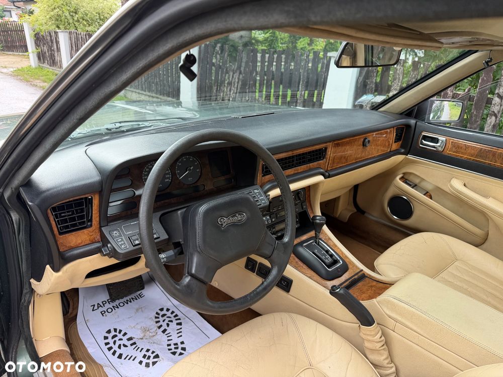 Jaguar XJ - 17