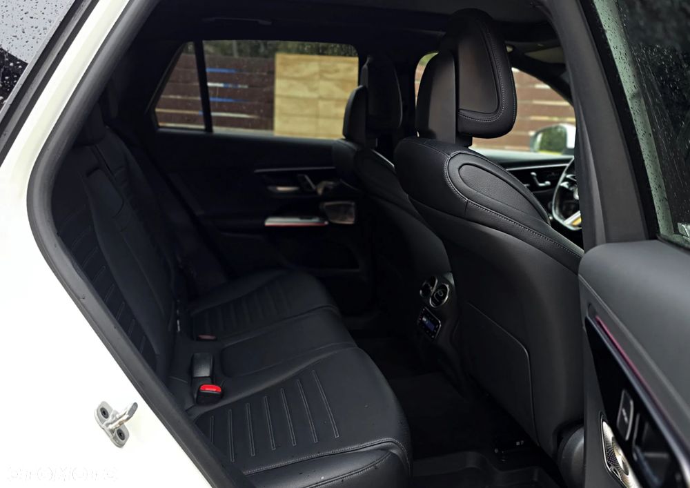 Mercedes-Benz GLC 300 d 4Matic 9G-TRONIC AMG Line Advanced - 16