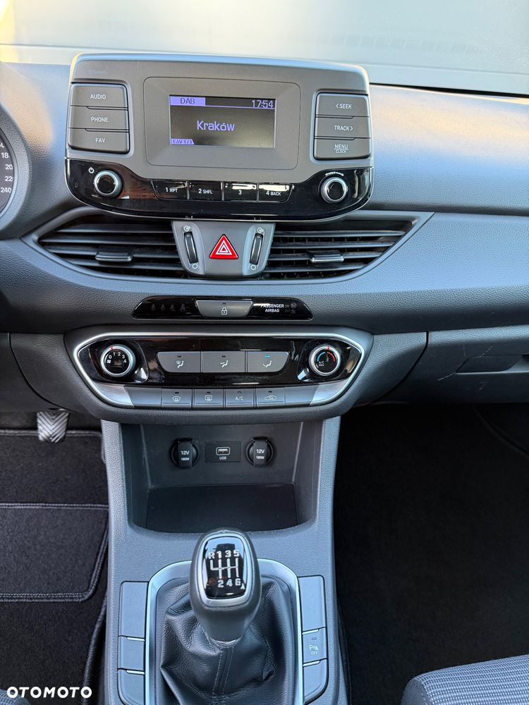 Hyundai i30 1.5 DPI Modern - 16