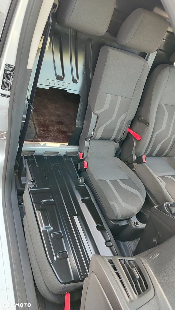 Ford Trannsit connect - 21