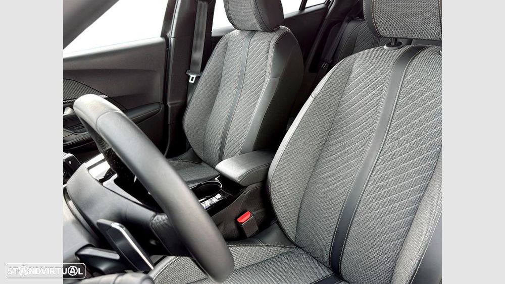 Peugeot 2008 1.2 Hybrid Allure e-DCS6 - 12