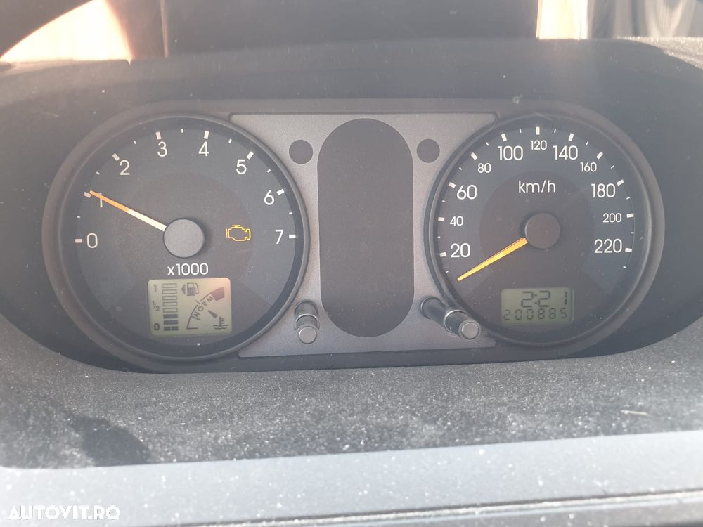 Ford Fiesta 1.4 Trend - 29