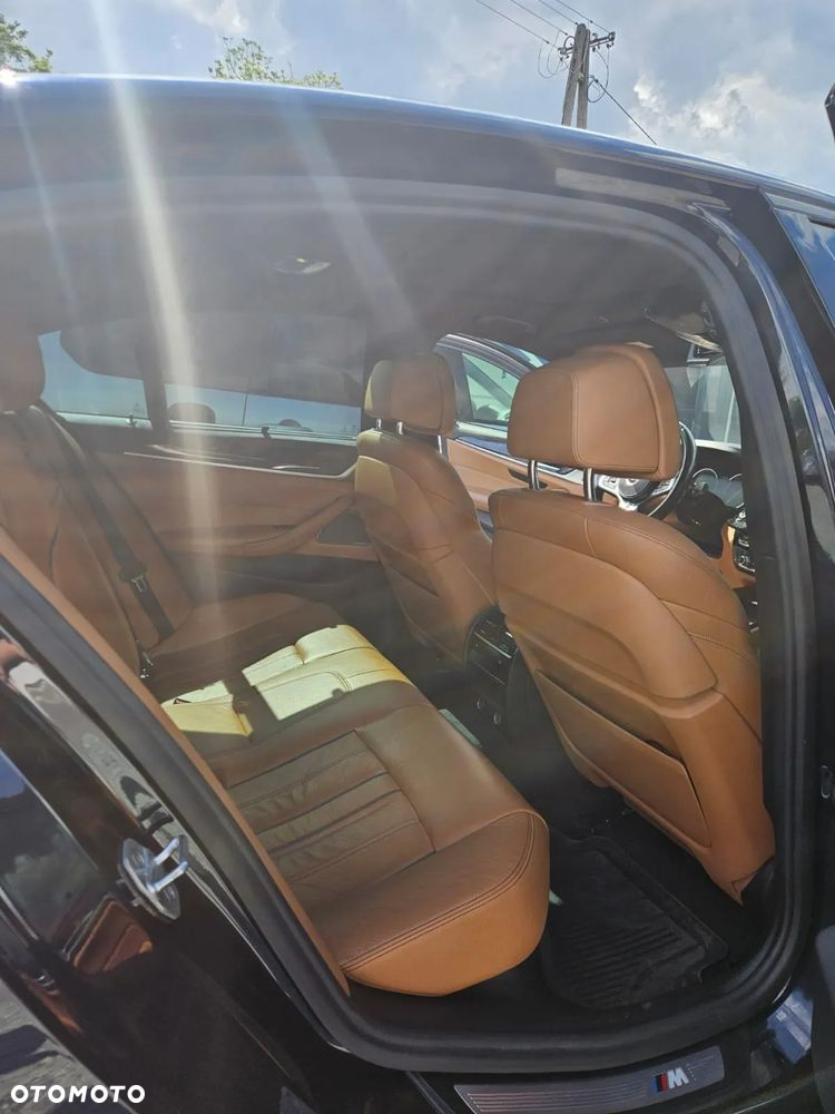 BMW Seria 5 540i GPF xDrive - 11
