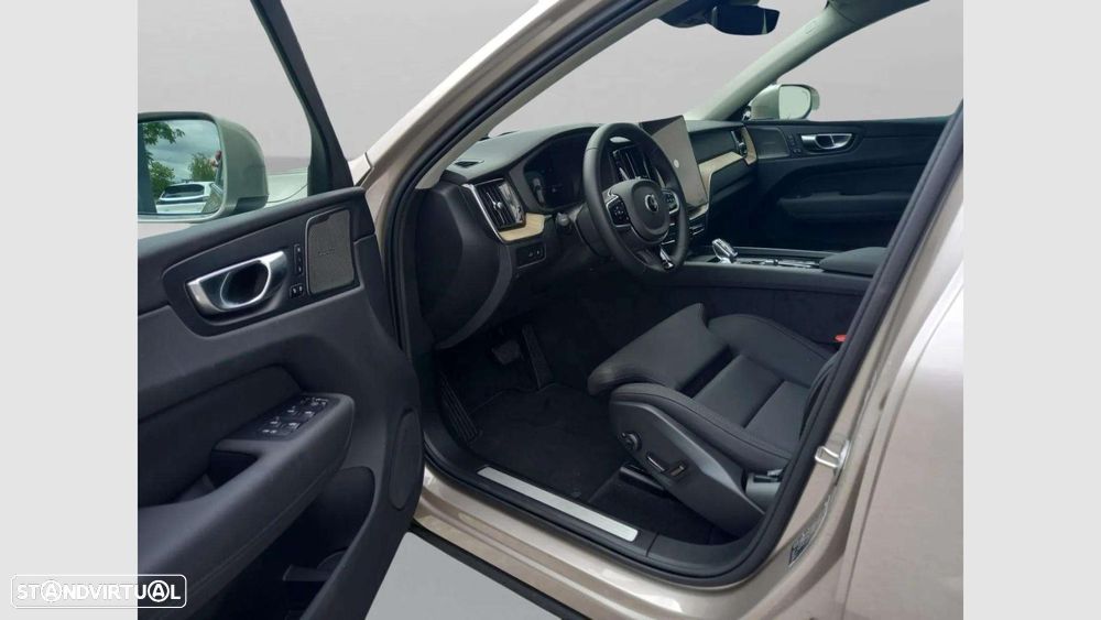 Volvo XC 60 2.0 T6 PHEV Plus Dark AWD - 9