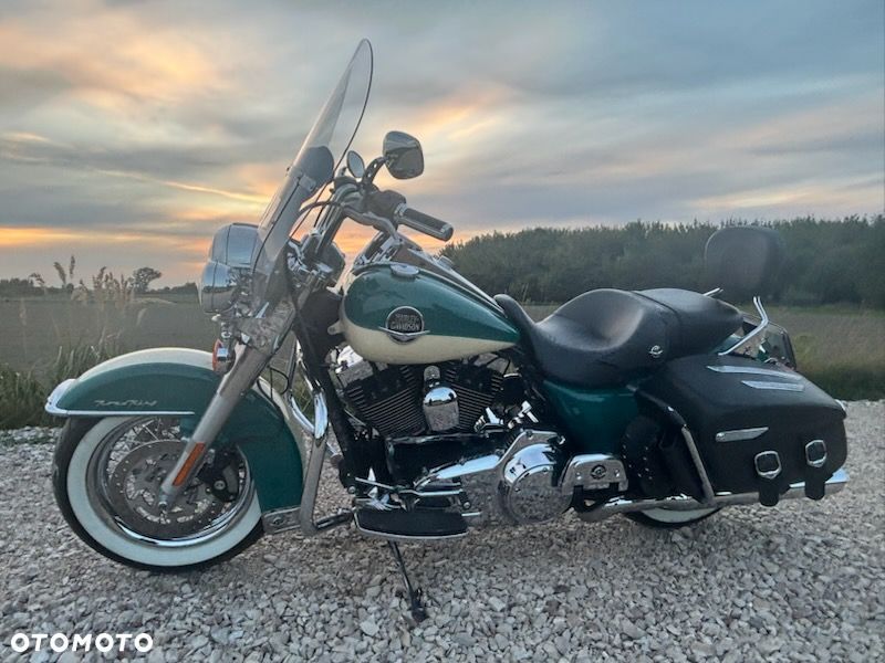 Harley-Davidson Touring Road King - 19
