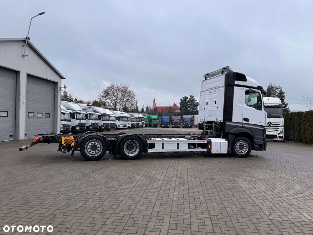 Mercedes-Benz Actros - 10