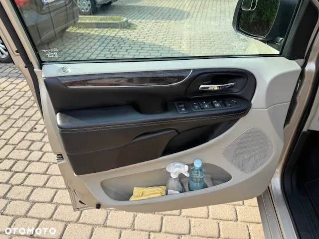 Chrysler Town & Country 3.6 Touring - 11